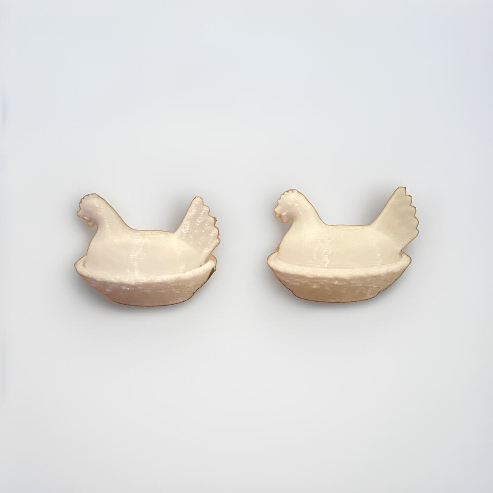 NWT Set Of Two Miniature White Plastic Hens On Nests